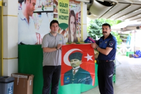 bayrak dagıtım (1)