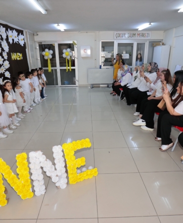 ‘Mutlu Çocuklar’dan annelere sürpriz (3)