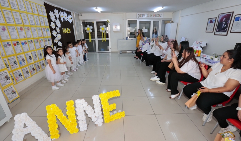 ‘Mutlu Çocuklar’dan annelere sürpriz (3)