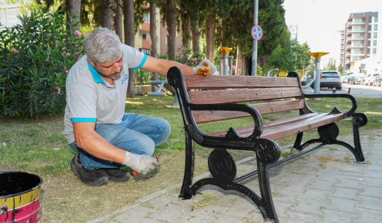 Gaziemir’in parklarında yoğun çalışma (7)
