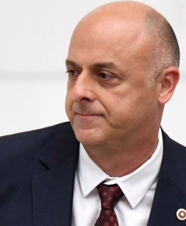 umit-ozlale-iyi-partiden-istifa-etti-uekq