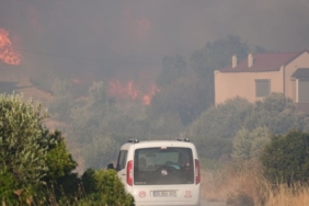 2025-07-03-cesme-yangin-aa