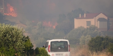 2025-07-03-cesme-yangin-aa