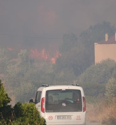 2025-07-03-cesme-yangin-aa