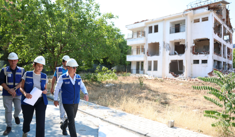 Başkan Aras, Huzurevi Yenileme Çalışmalarını Yerinde Denetledi (1)