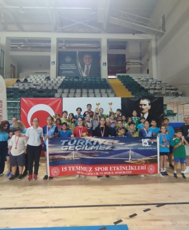 Büyükşehir Sporcularının Raketleri Zirvede (1)