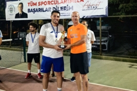 Büyükşehir’den Babalar Günü’nde Tenis Turnuvası (1)
