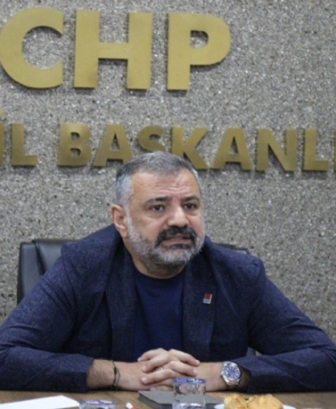 CHP-Izmir-Il-Baskani-Senol-Aslanoglu-gozaltina-alinmasina-sert-tepki-gosterdi-364730_news_big