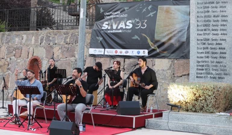 Karabağlar Madımak anma (2)