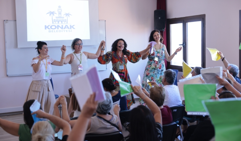 Konak’ta kahkaha yogası (4)