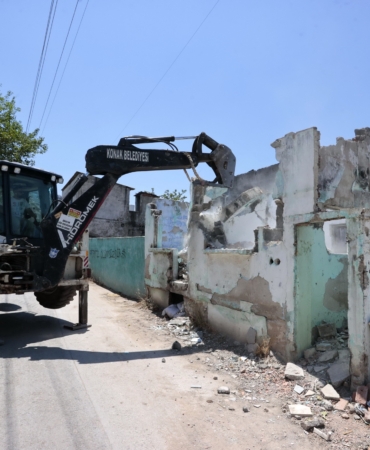 Konak'ta metruk yapılara geçit yok (2)