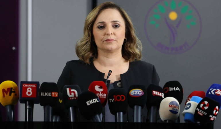 dem-parti-duyurdu-pkk-cuma-gunu-suleymaniye-de-silah-birakacak