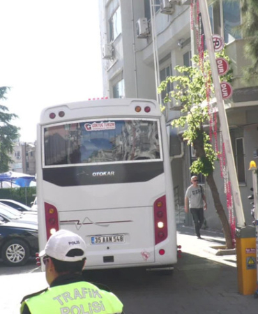 izmir-buyuksehir-belediyesi-sorusturmasinda-10-kisi-hastaneye-sevk-edildi-qeai
