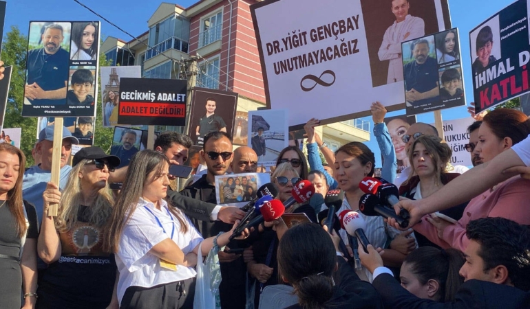 kartalkaya-faciasinda-ilk-durusma-yakinlarini-kaybeden-aileler-tek-beklentimiz-yargilama-sureci-seffaf-yurutulsun
