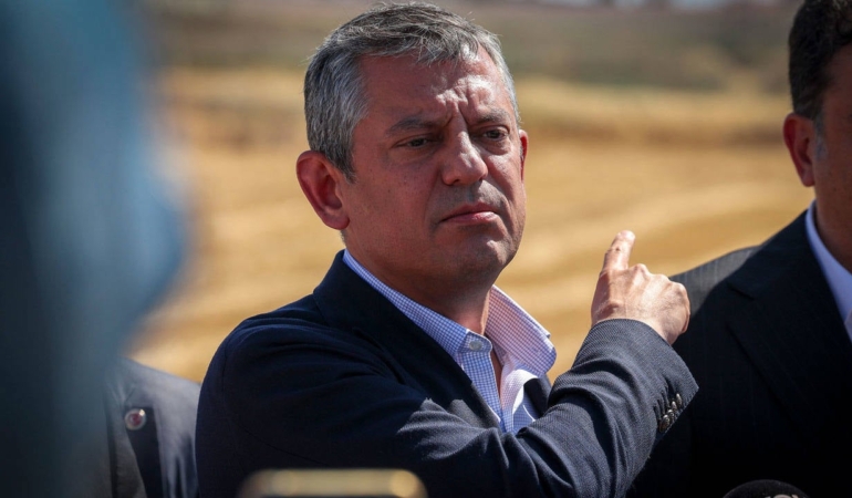 ozgur-ozel-den-sert-tepki-kabusunuz-olur-ruyaniza-girerim