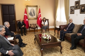 silahlarin-birakilmasinin-ardindan-ilk-dem-parti-imrali-heyeti-bahceli-ile-bir-araya-geldi-1