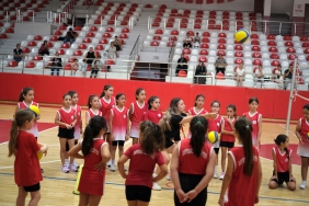 Bayraklı'da 3 bin 77 kişi yaz spor okullarında buluştu (3)