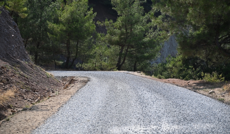 Büyükşehir, 30 Yıllık Yol Sorununu Çözüme Kavuşturdu (2)