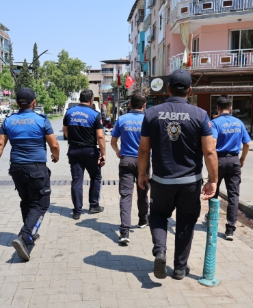 Büyükşehir’den Ahmetli’de Kaldırım İşgallerine Denetim (1)