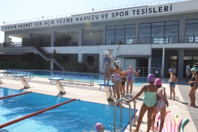Büyükşehir’den Çocuklara Ücretsiz Yüzme Kursu Başladı (5)