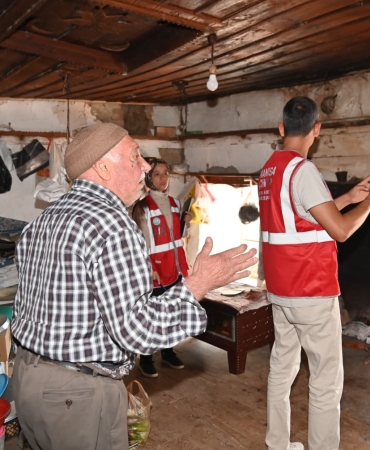 Büyükşehirden Deprem Mağdurlarına Yardım Eli (7)