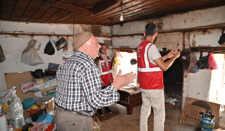 Büyükşehirden Deprem Mağdurlarına Yardım Eli (7)