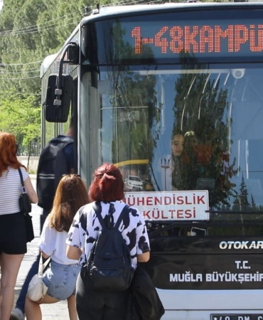 Büyükşehir’den Ulaşımda Öğrenciye Tam Destek