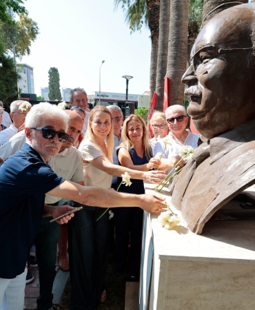 “İzmir Baba” Konak’ta anıldı (2)