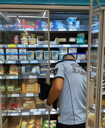 Konak Belediyesi’nden zincir marketlere sıkı denetim (1)
