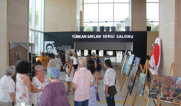 “Yıllar Sonra Yeniden” Sergisi Ziyaretçilerini Bekliyor (3)