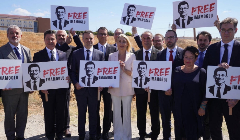 avrupali-belediye-baskanlari-silivri-de-ekrem-imamoglu-na-destek-ve-dayanisma-mesaji-1