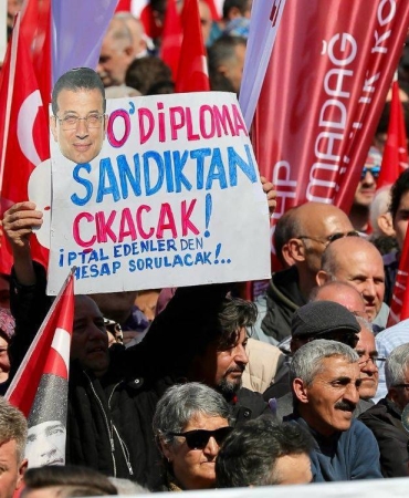 imamoglu-ndan-sahte-diploma-tepkisi-iktidar-hala-benim-diplomamin-pesinde
