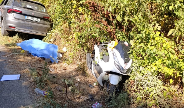 İzmir'de otomobil ile motosikletin çarpıştığı kazada 2 kişi öldü