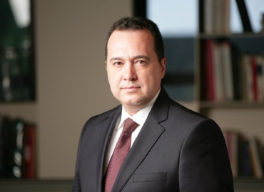 manisa-nin-yeni-buyuksehir-belediye-baskani-besim-dutlulu-oldu-1750076857-804_small