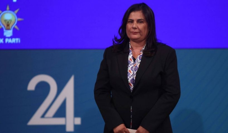 ozlem-cercioglu-ak-parti-kitap-850x478