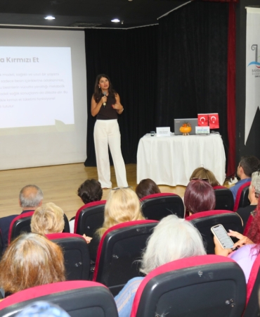 Bayraklı'da sağlıklı ve dengeli beslenme semineri (5)