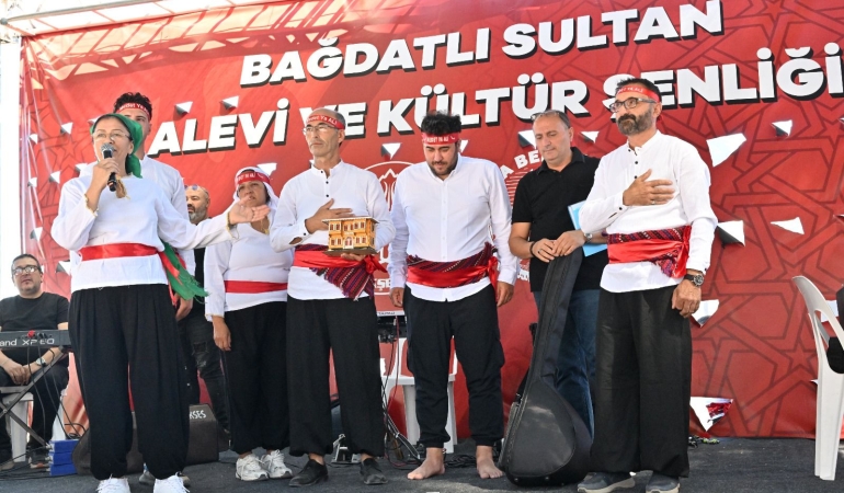 Büyükşehir Kula’da Şenlik Coşkusuna Ortak Oldu (6)