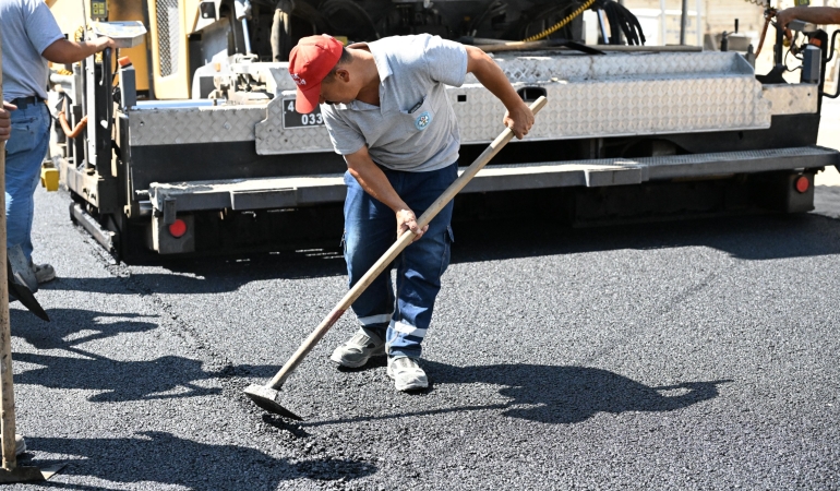 Büyükşehir’den Ahmetli’ye Sıcak Asfalt Çalışması (16)