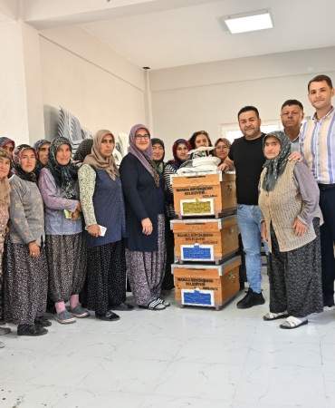 Büyükşehir’den Kırkağaçlı Kadınlara Arıcılık Desteği (9)