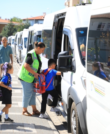 Büyükşehir’den Öğrenciler İçin Güvenli ve Konforlu Ulaşım (1)