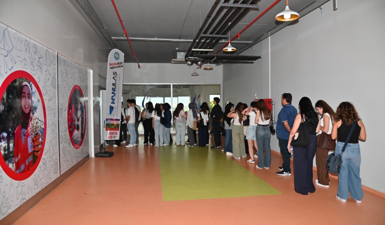 Büyükşehir’den Üniversite Öğrencilerine Manisakart Kolaylığı (2)