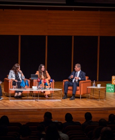 Çeşme Belediye Başkanı Lâl Denizli, İzmir Büyükşehir Belediyesi Kurumsal Sürdürülebilirlik Raporu Lansmanında konuştuPHOTO-2025-09-29-17-45-39 2