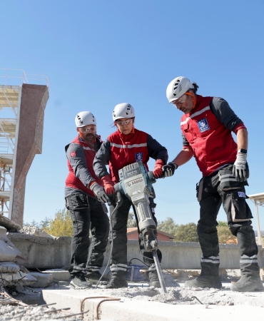 Konak’ın hayat kurtaracak timi sahaya indi (2)