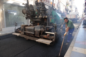Konak’ta asfalt seferberliği devam ediyor (11)