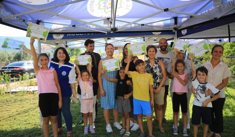 Muğla’da Minik Eller Hasat Sevinci Yaşadı (1)