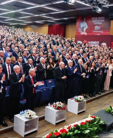 chp-yeniden-olaganustu-kurultaya-gidiyor