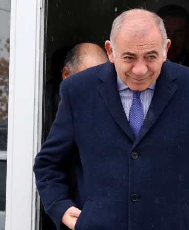 gursel-tekin-goreve-basladik-dedi-ortada-cenaze-var-kaldirmayalim-da-koksun-mu-p9hl