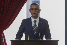 ozgur-ozel-anitkabir-i-ziyaret-etti-cok-partili-yasami-ne-pahasina-olursa-olsun-savunacagiz