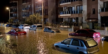 25-10-28-izmir-bergama-sel-aa