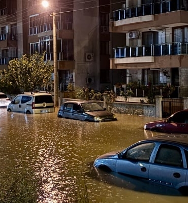 25-10-28-izmir-bergama-sel-aa